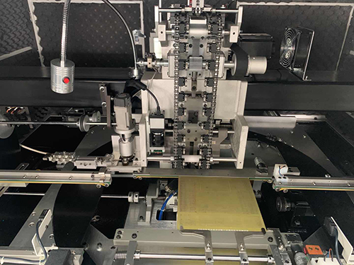 全自動立式插件機設備老化的原因以及預防措施